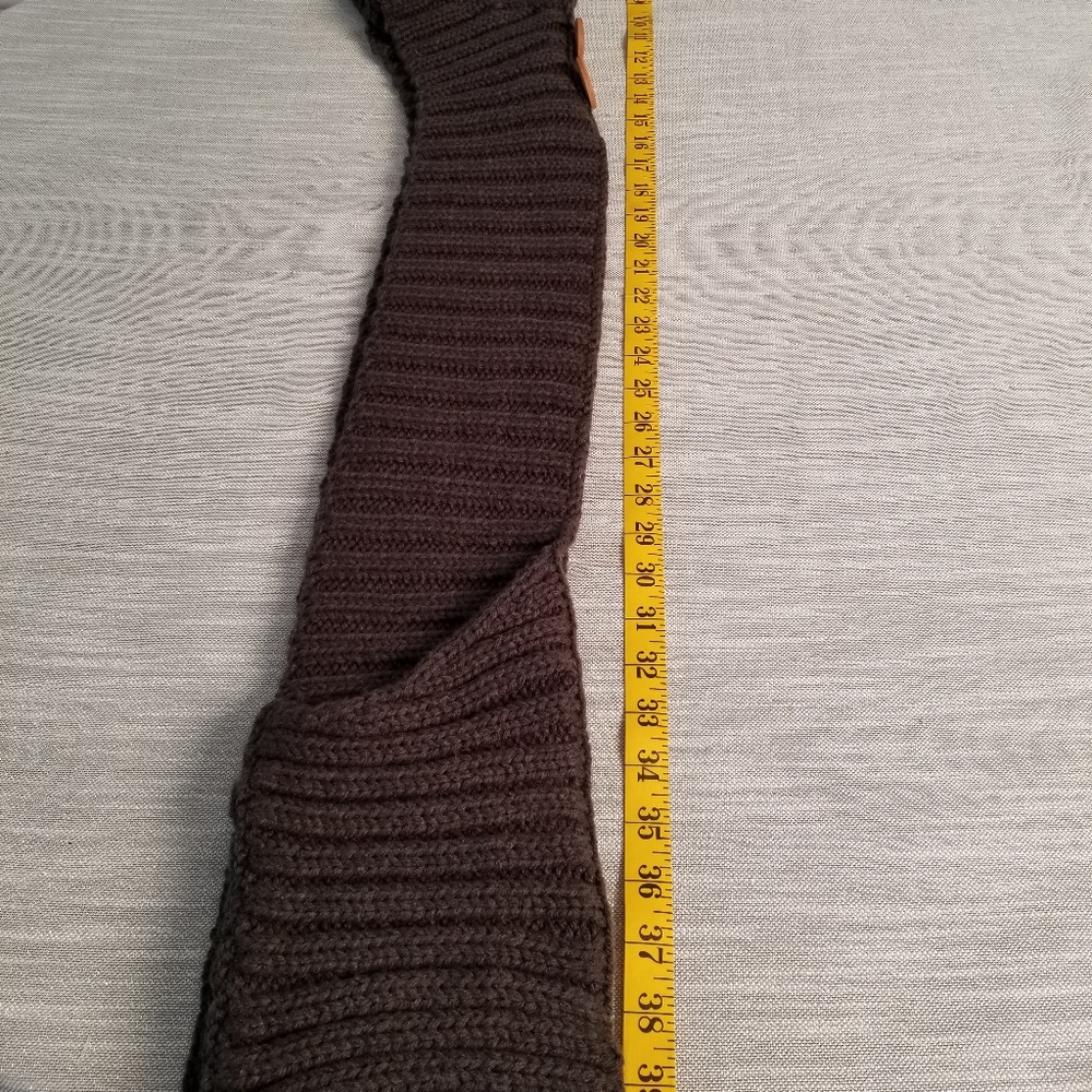 Scarf - Picture 3 of 5